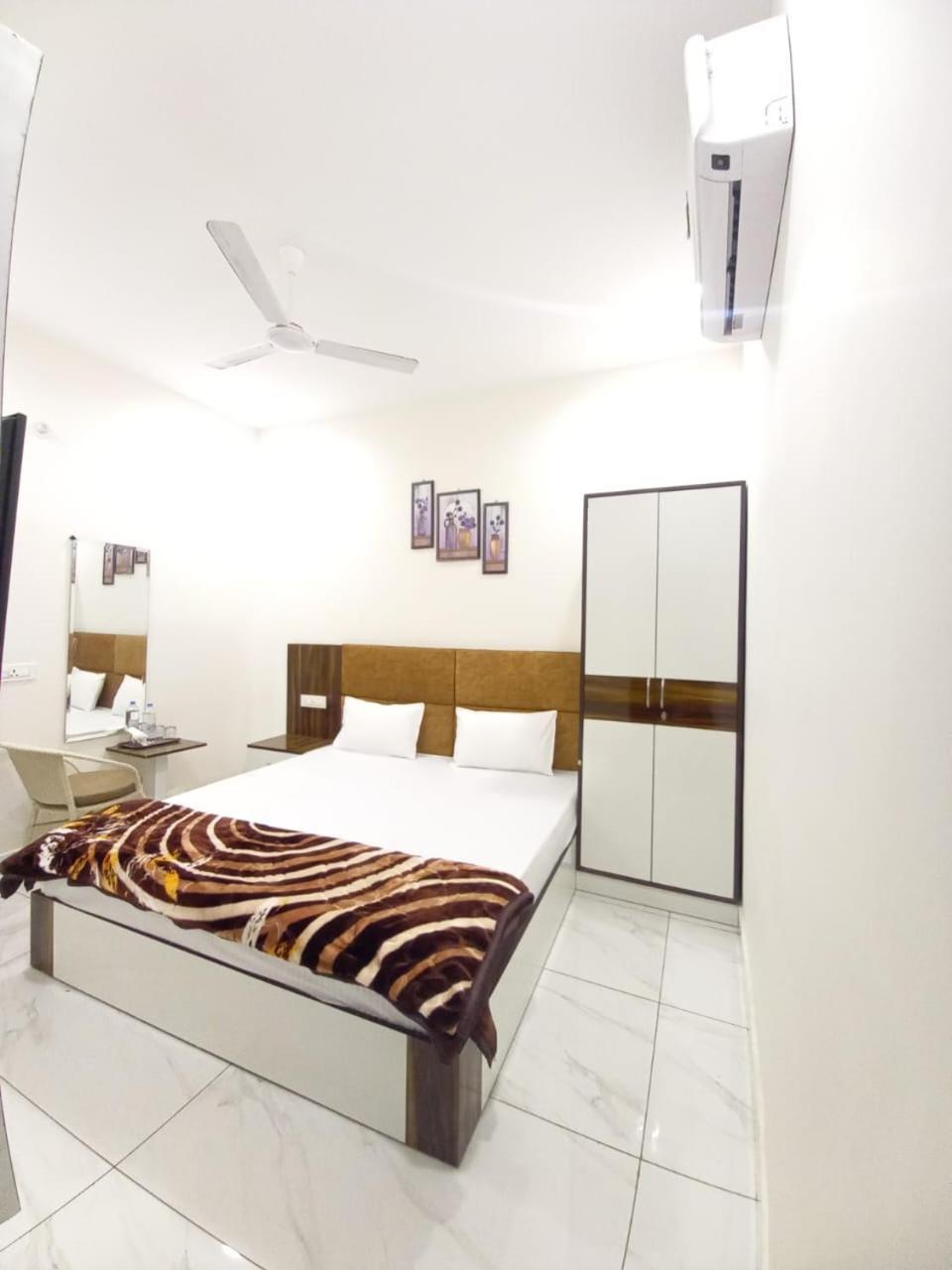 Hotel Kg Residency Ludhiana Extérieur photo